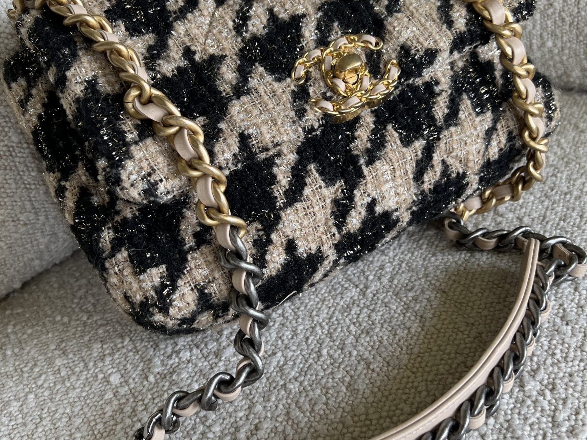 CHANEL Handbag 19K Houndstooth 19 Flap Beige/Black Small MHW - Redeluxe