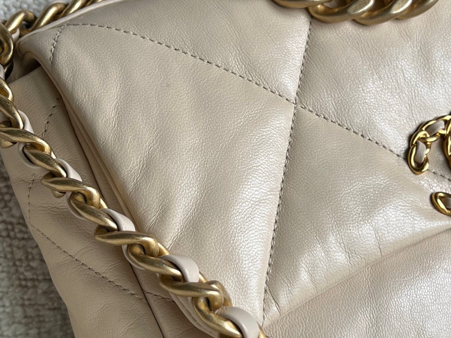 CHANEL Handbag 20A Small Beige Goatskin 19 Flap Mixed Hardware - Redeluxe