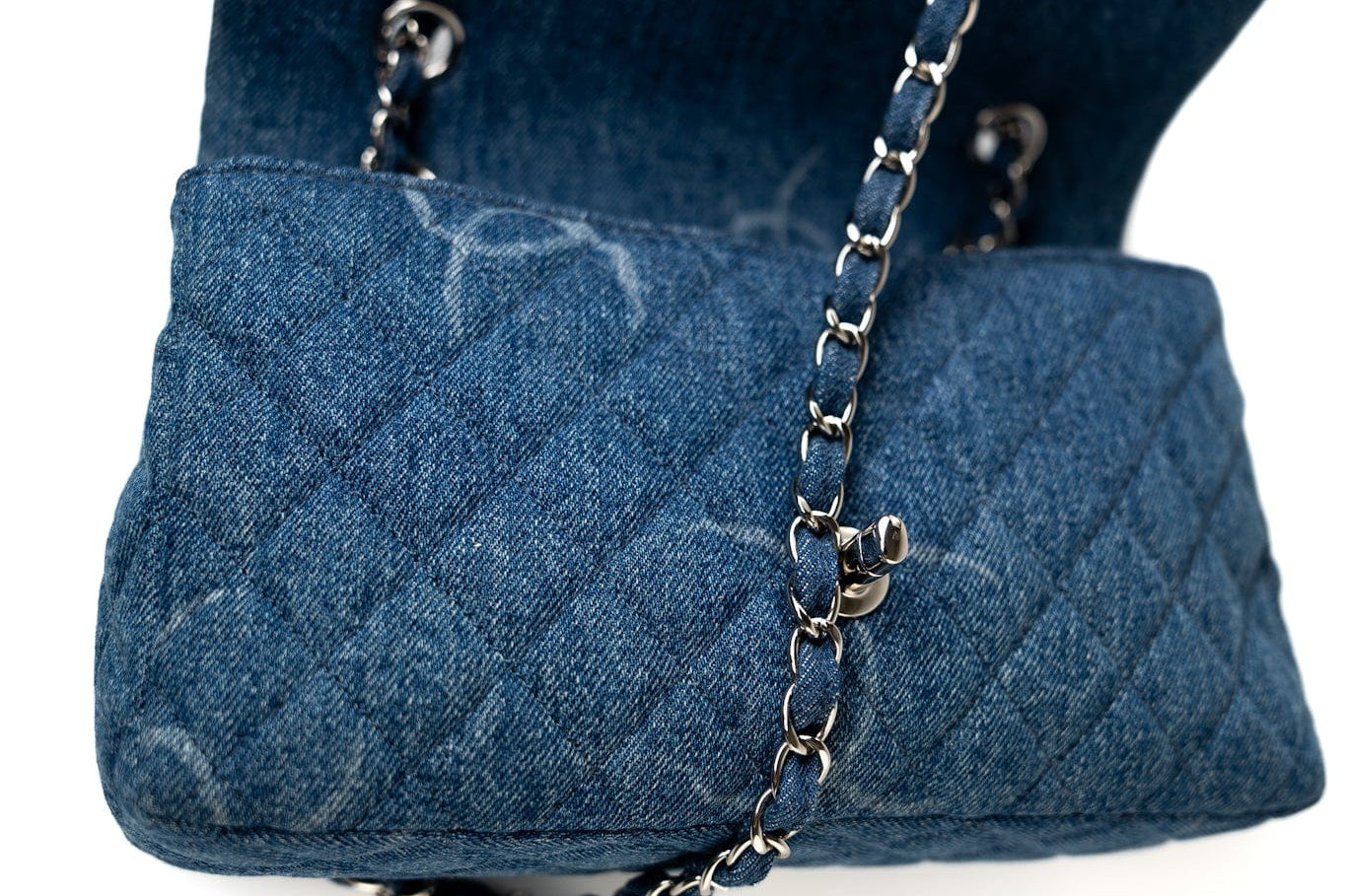 CHANEL Handbag 20B Denim Quilted Single Flap Medium Silver Hardware - Redeluxe