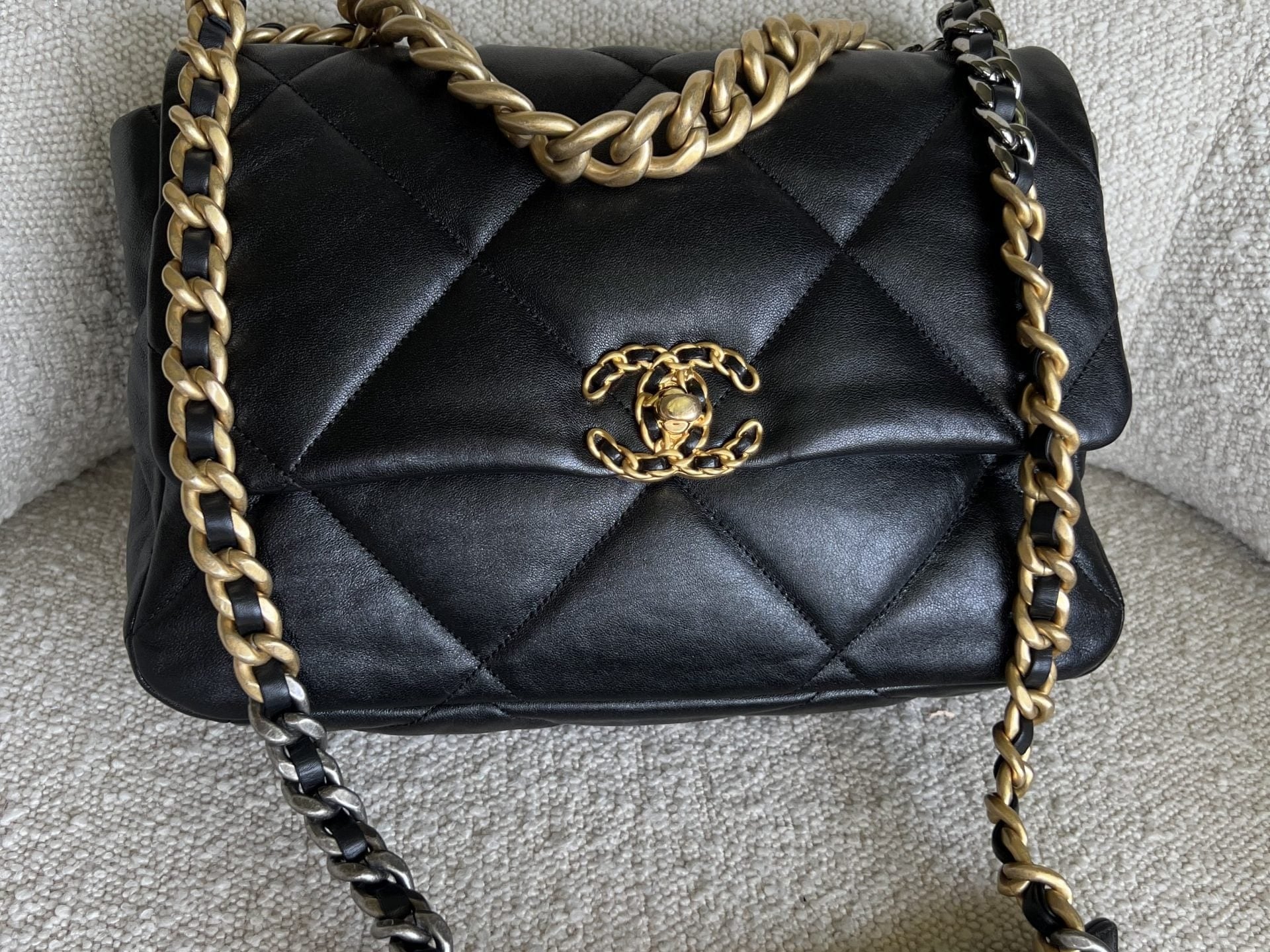 CHANEL Handbag 20C Black Lambskin Quilted 19 Flap Medium/Large Mixed Hardware - Redeluxe