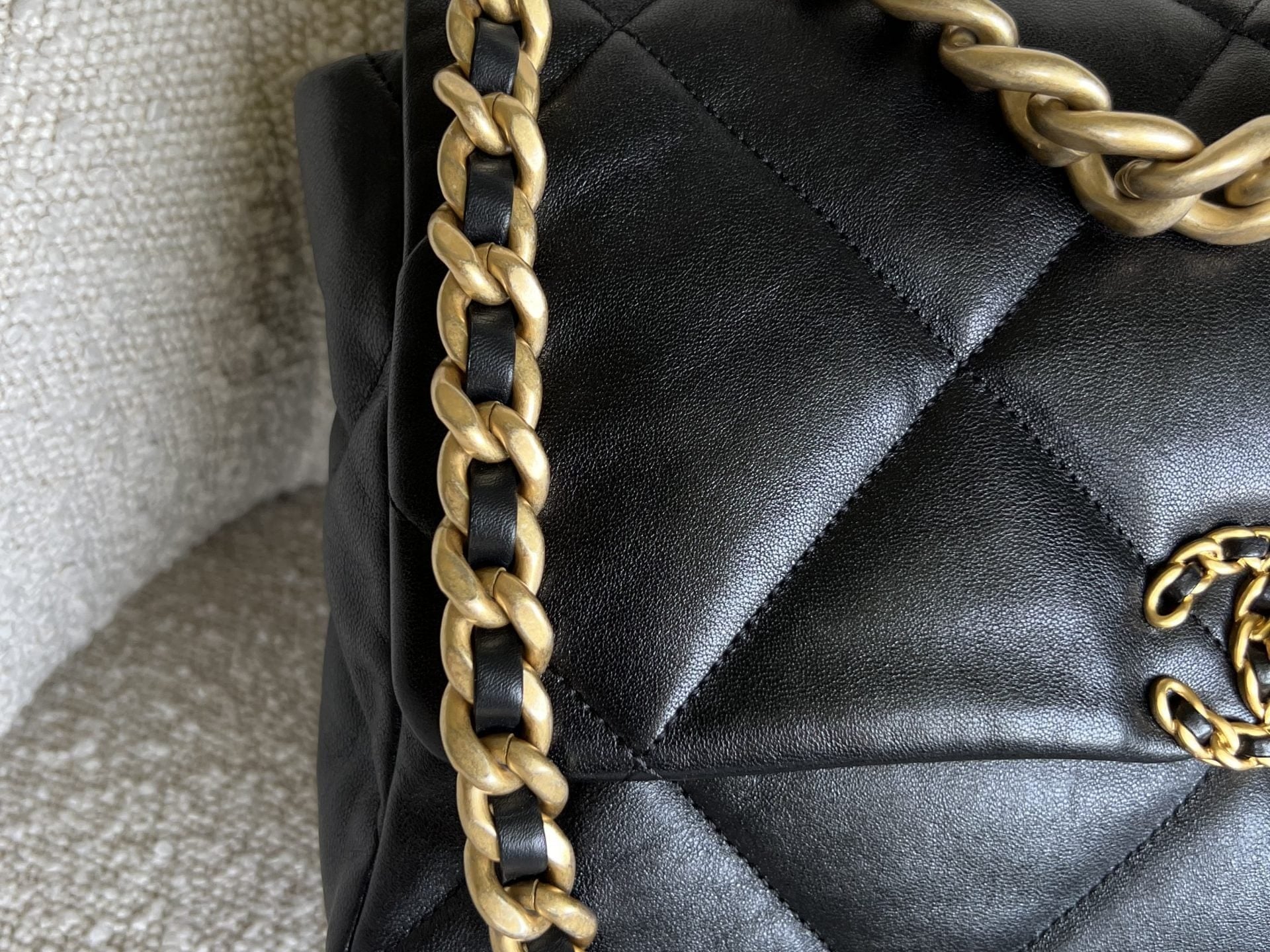 CHANEL Handbag 20C Black Lambskin Quilted 19 Flap Medium/Large Mixed Hardware - Redeluxe