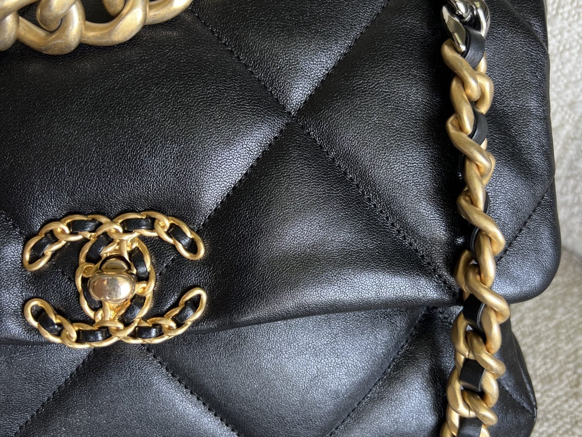 CHANEL Handbag 20C Black Lambskin Quilted 19 Flap Medium/Large Mixed Hardware - Redeluxe