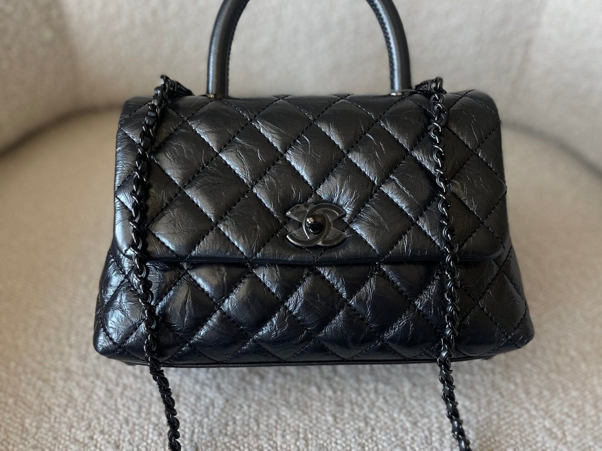 CHANEL Handbag 20P So Black Calfskin Quilted Coco Handle Small with Black Hardware - Redeluxe