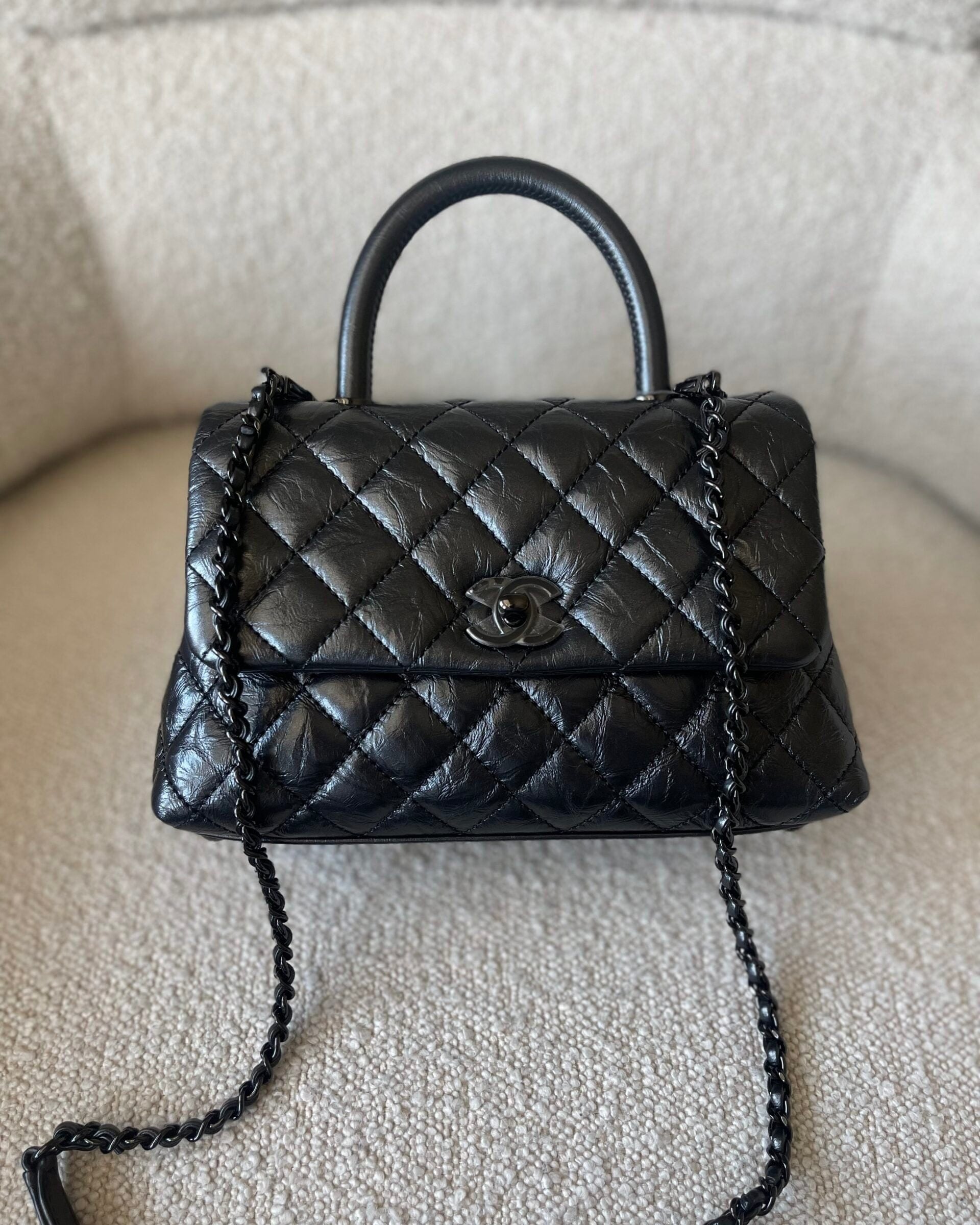 CHANEL Handbag 20P So Black Calfskin Quilted Coco Handle Small with Black Hardware - Redeluxe