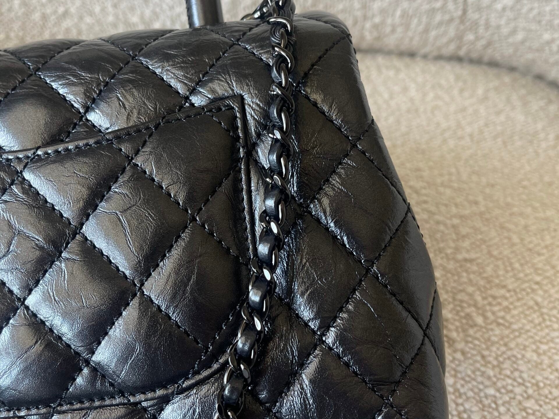 CHANEL Handbag 20P So Black Calfskin Quilted Coco Handle Small with Black Hardware - Redeluxe