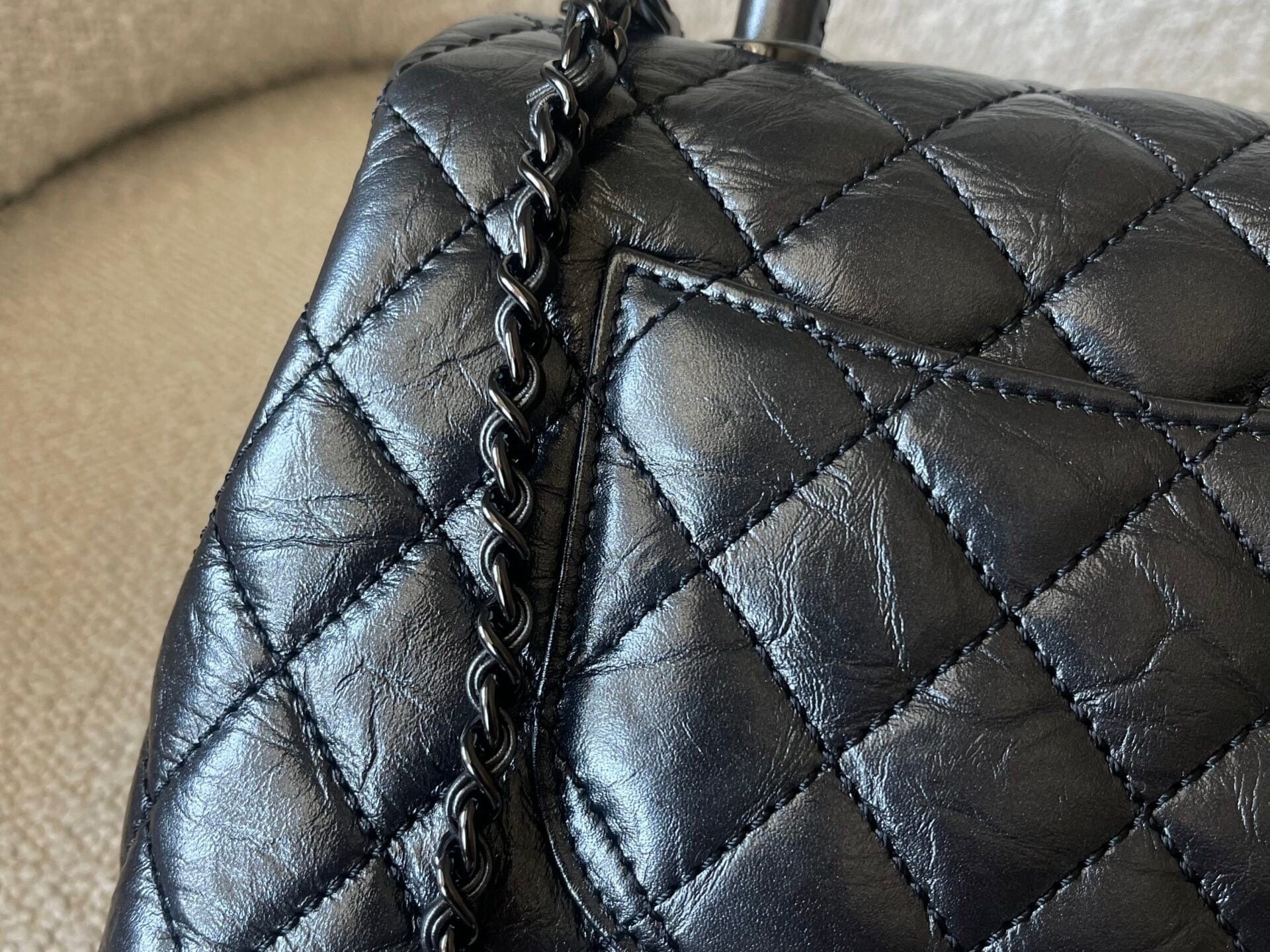 CHANEL Handbag 20P So Black Calfskin Quilted Coco Handle Small with Black Hardware - Redeluxe