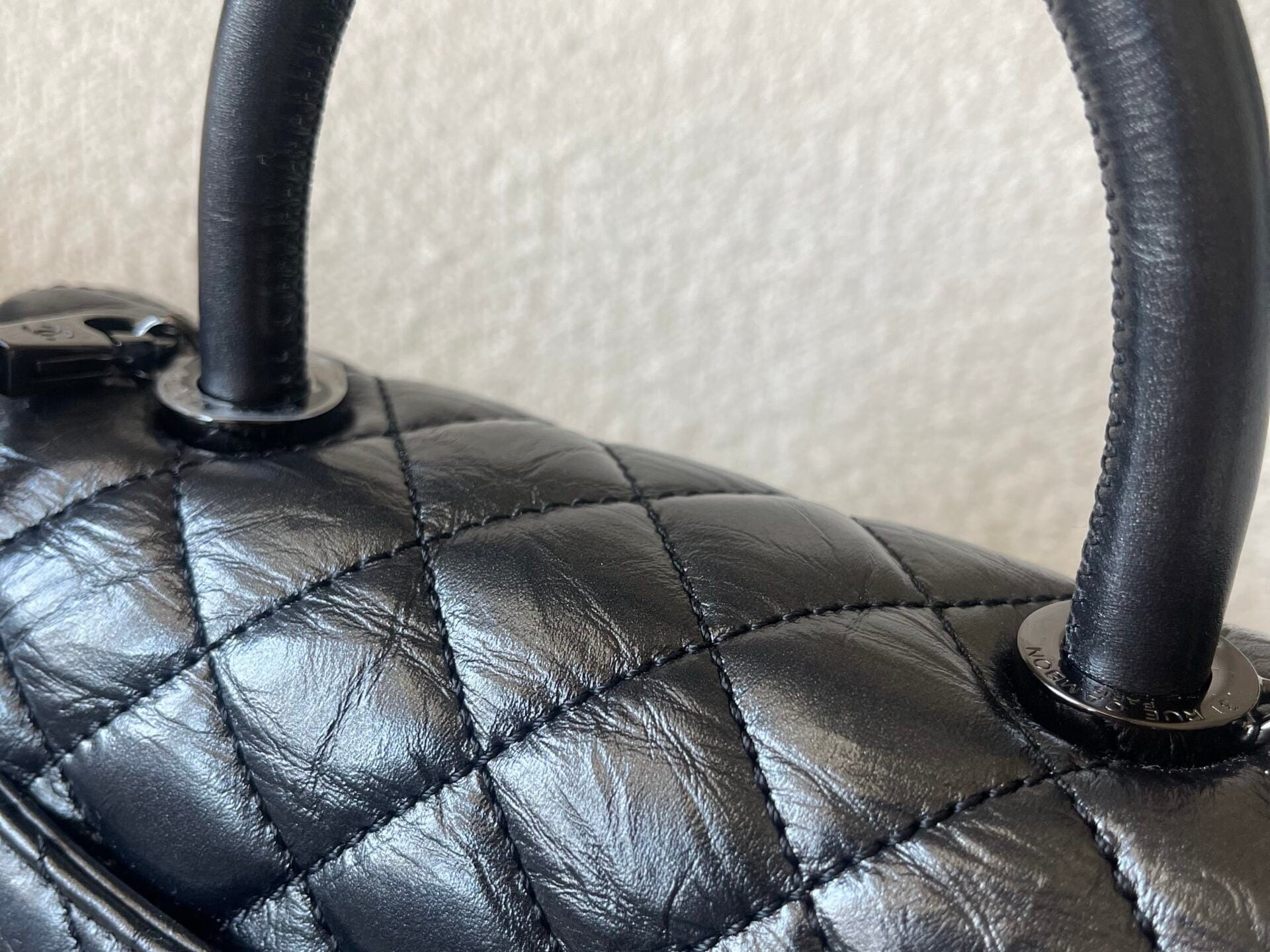 CHANEL Handbag 20P So Black Calfskin Quilted Coco Handle Small with Black Hardware - Redeluxe