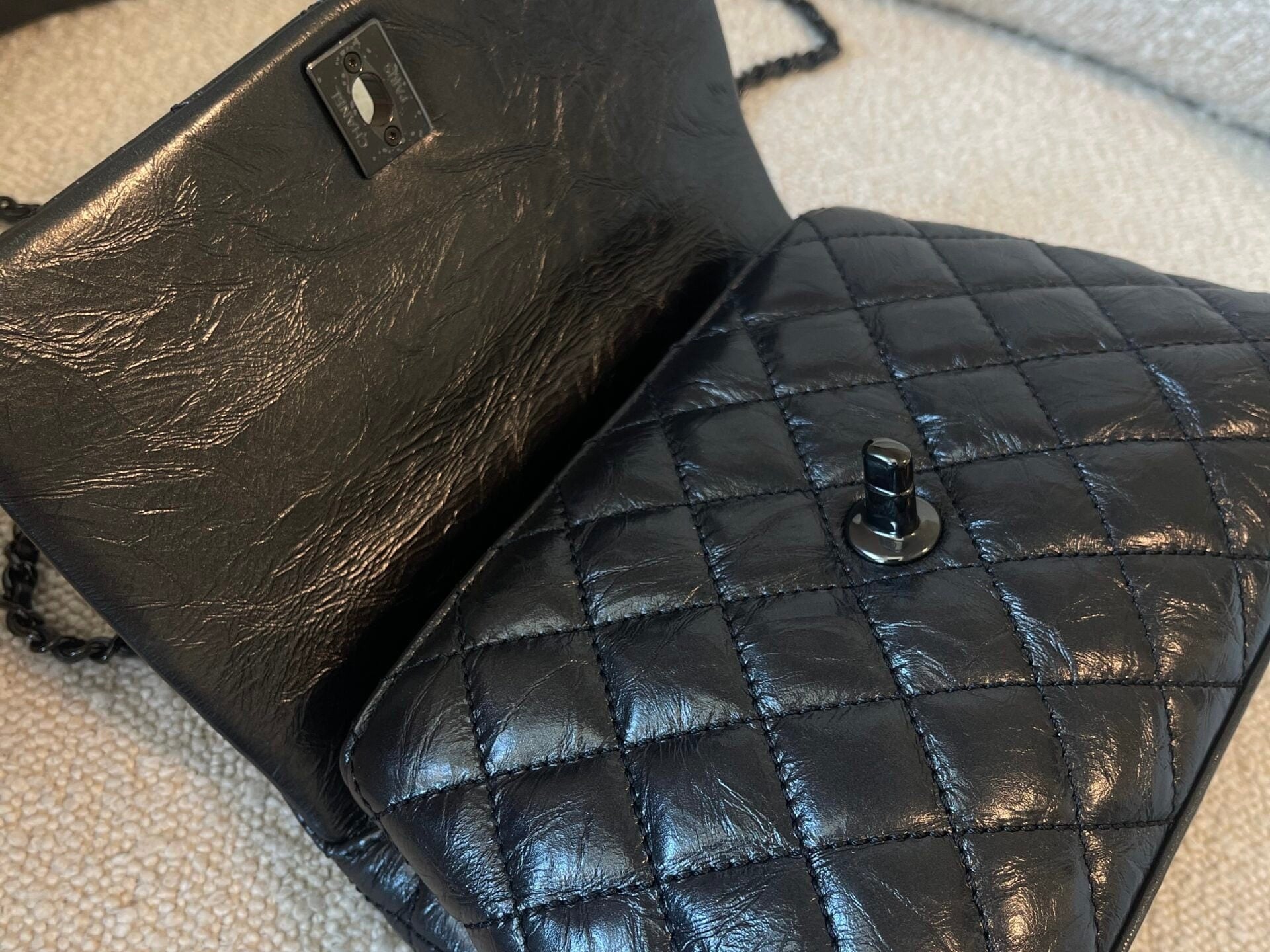 CHANEL Handbag 20P So Black Calfskin Quilted Coco Handle Small with Black Hardware - Redeluxe
