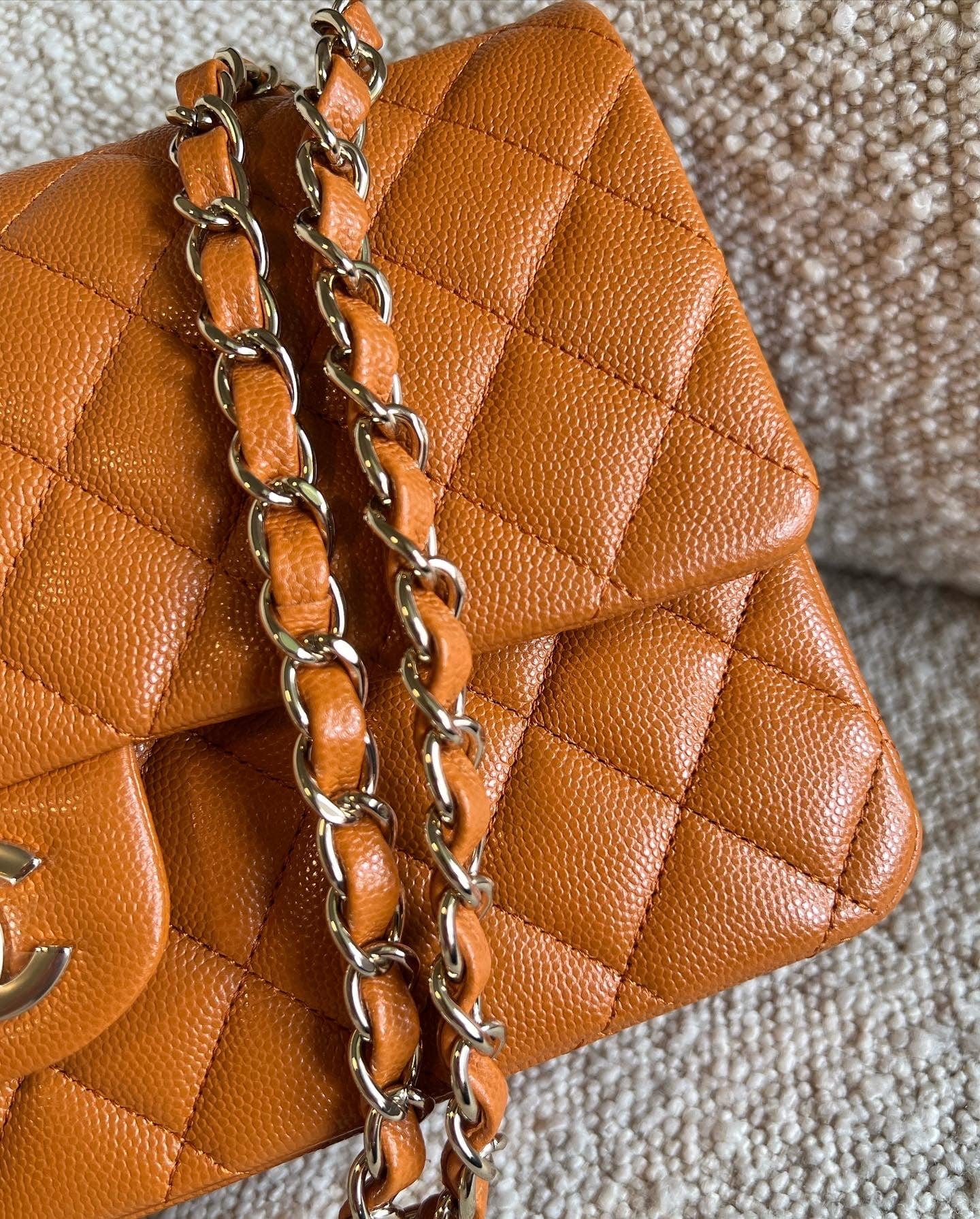 21A Caramel / Light Brown Caviar Quilted Classic Flap Medium 21A Caramel / Light Brown Caviar Quilted Classic Flap Medium