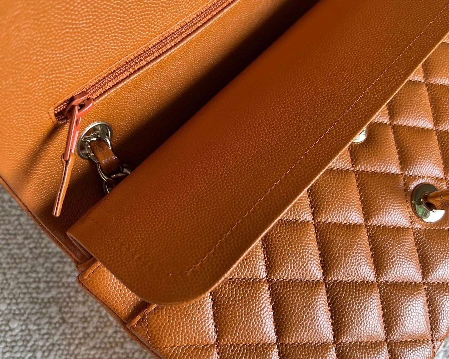 CHANEL Handbag 21A Caramel / Light Brown Caviar Quilted Classic Flap Medium LGHW - Redeluxe