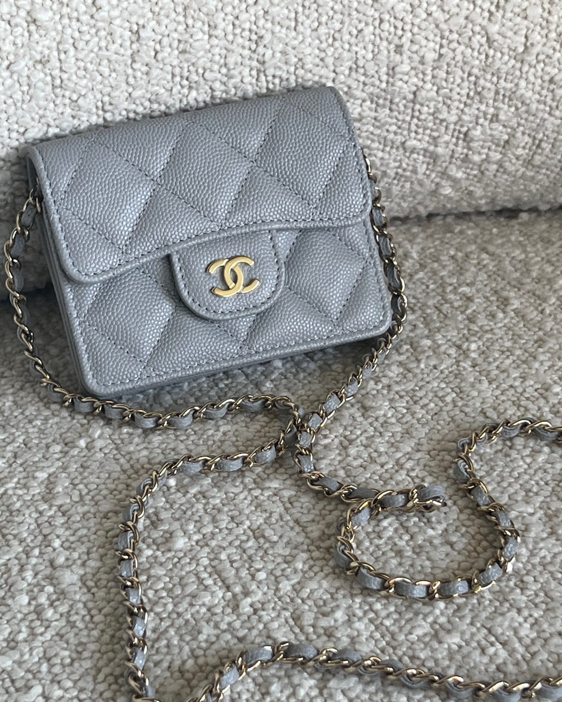 CHANEL Handbag 21A Caviar Quilted Flap Card Holder On Chain Grey - Redeluxe