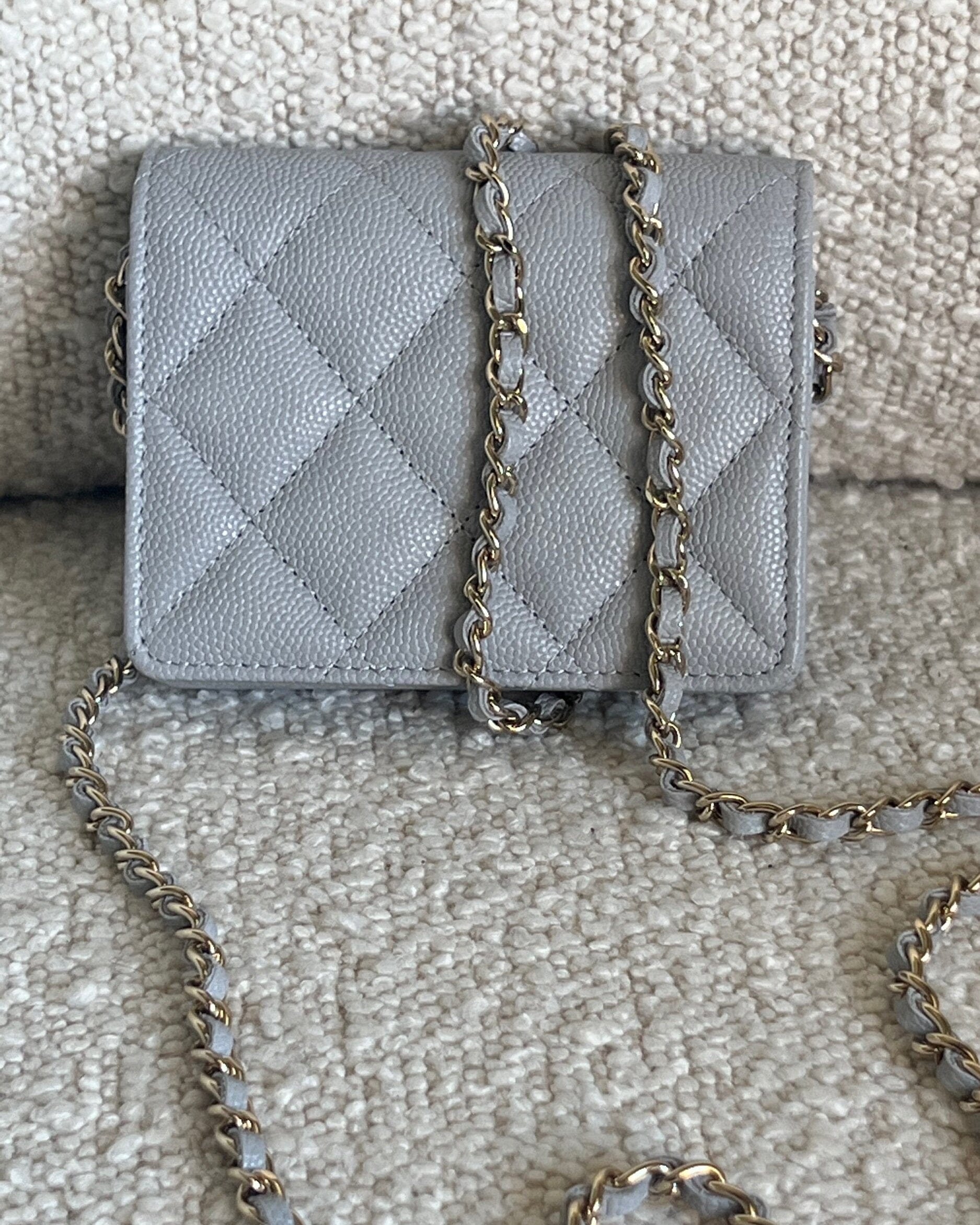 CHANEL Handbag 21A Caviar Quilted Flap Card Holder On Chain Grey - Redeluxe