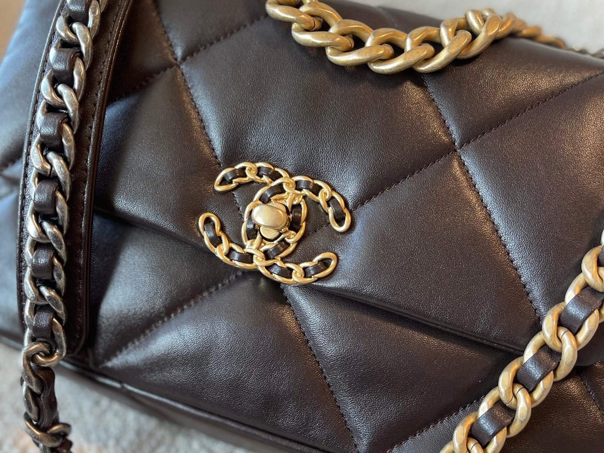 CHANEL Handbag 21A Dark Brown Lambskin Quilted 19 Flap Small MHW - Redeluxe