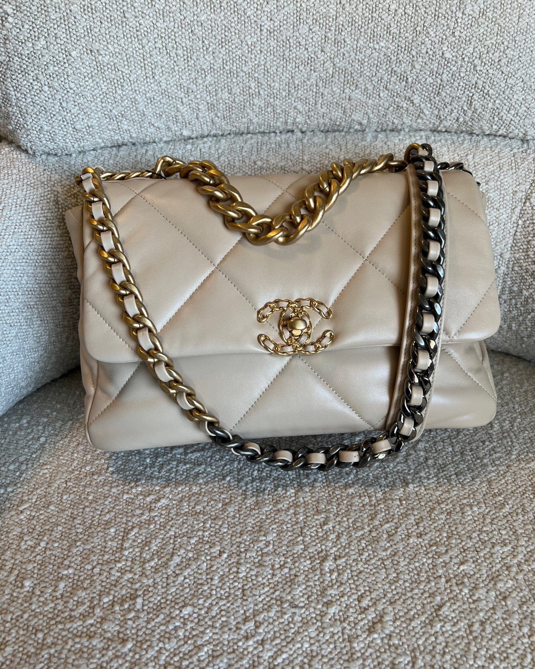 CHANEL Handbag 21B Beige Lambskin Quilted 19 Flap Medium/Large Mixed Hardware - Redeluxe