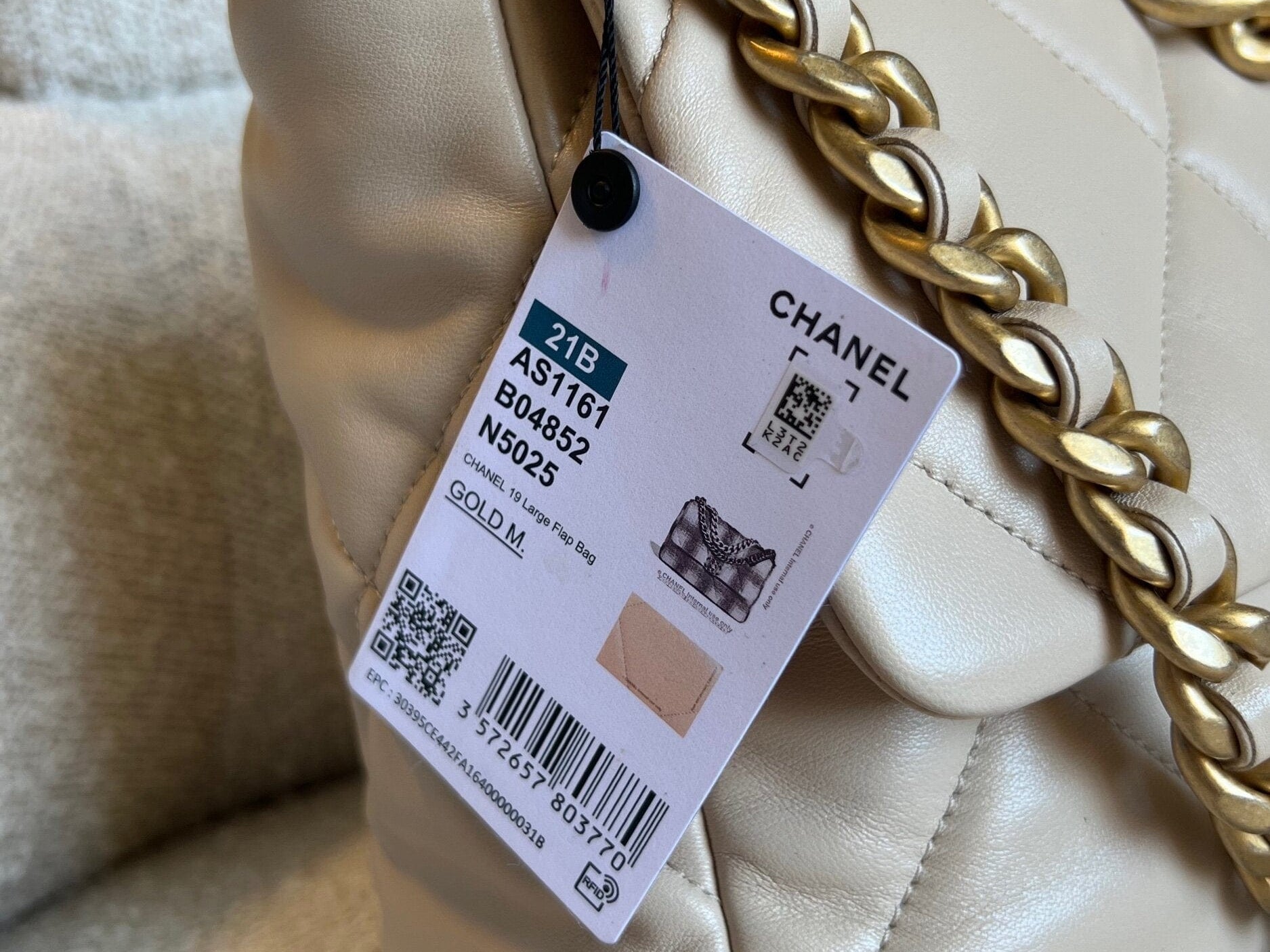 CHANEL Handbag 21B Beige Lambskin Quilted 19 Flap Medium/Large Mixed Hardware - Redeluxe