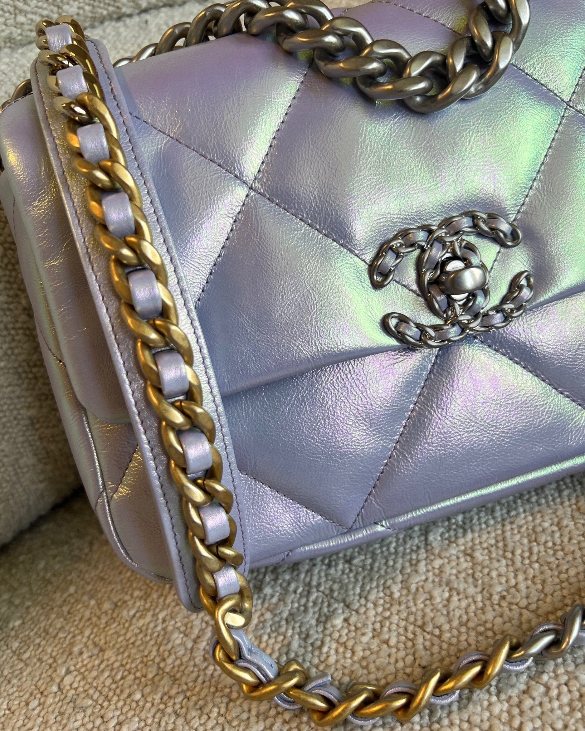 CHANEL Handbag 21K Purple/Blue Iridescent 19 Flap Small MHW - Redeluxe