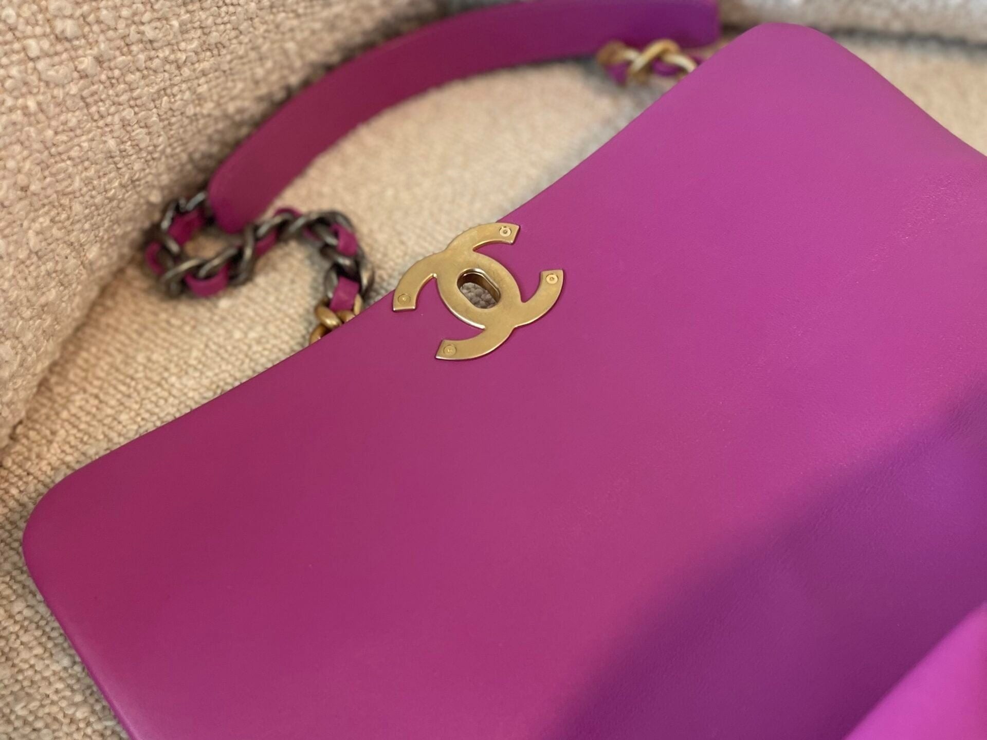 CHANEL Handbag 21P Magenta Lambskin Quilted 19 Flap Large Mixed Hardware - Redeluxe