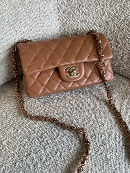 chanel-handbag-21p-mini-