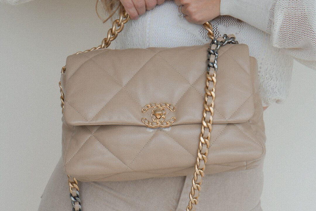 CHANEL Handbag 21S Large Beige/Gold Lambskin Quilted 19 Flap Mixed Hardware - Redeluxe