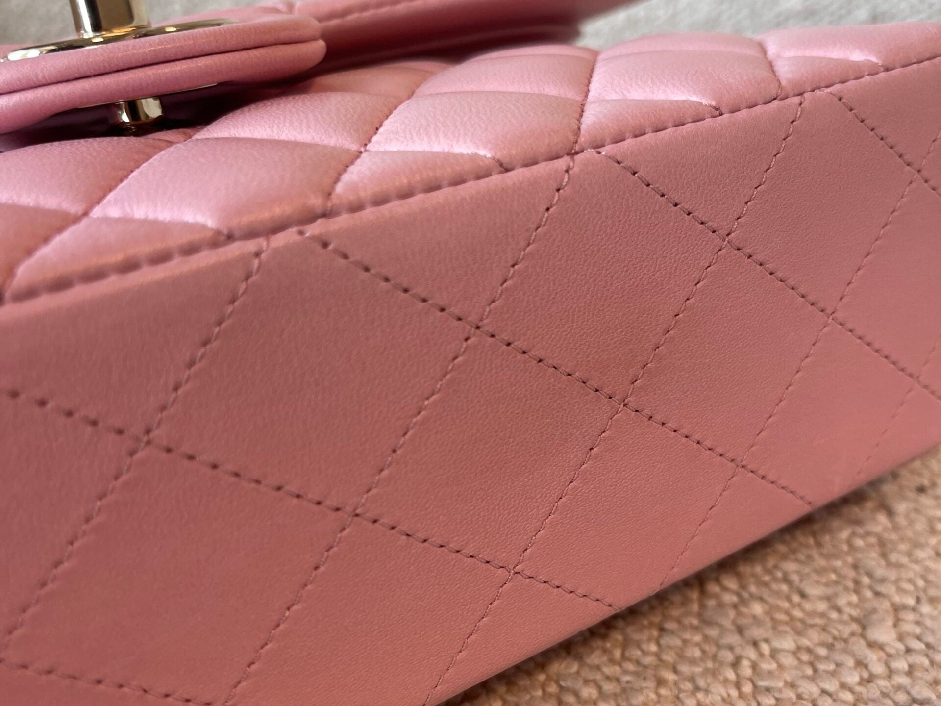 CHANEL Handbag 21S Light Pink Lambskin Quilted Classic Flap Small - Redeluxe