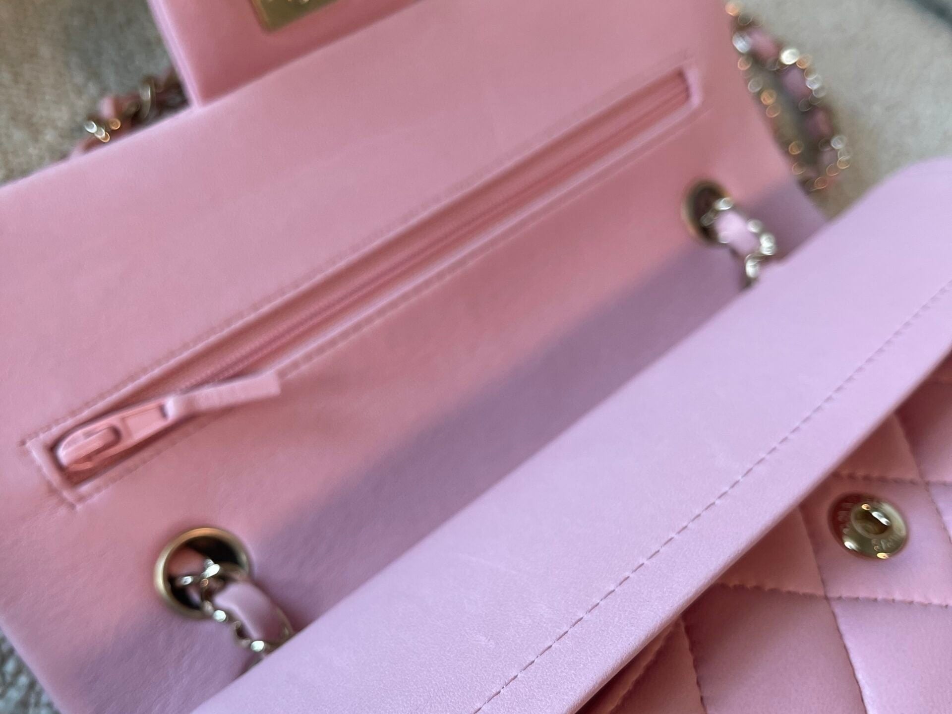 CHANEL Handbag 21S Light Pink Lambskin Quilted Classic Flap Small - Redeluxe