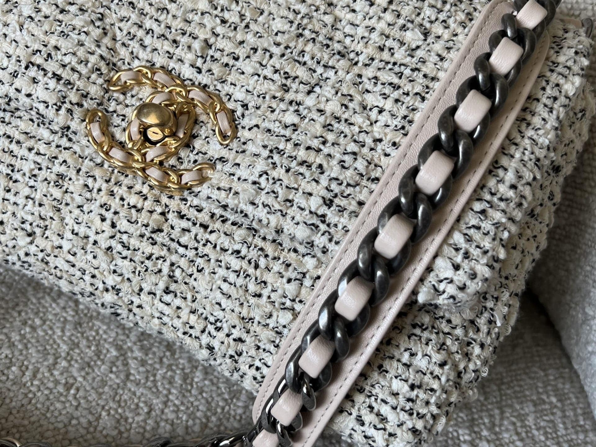 CHANEL Handbag 21S Oreo Tweed 19 Flap Small Mixed Hardware - Redeluxe