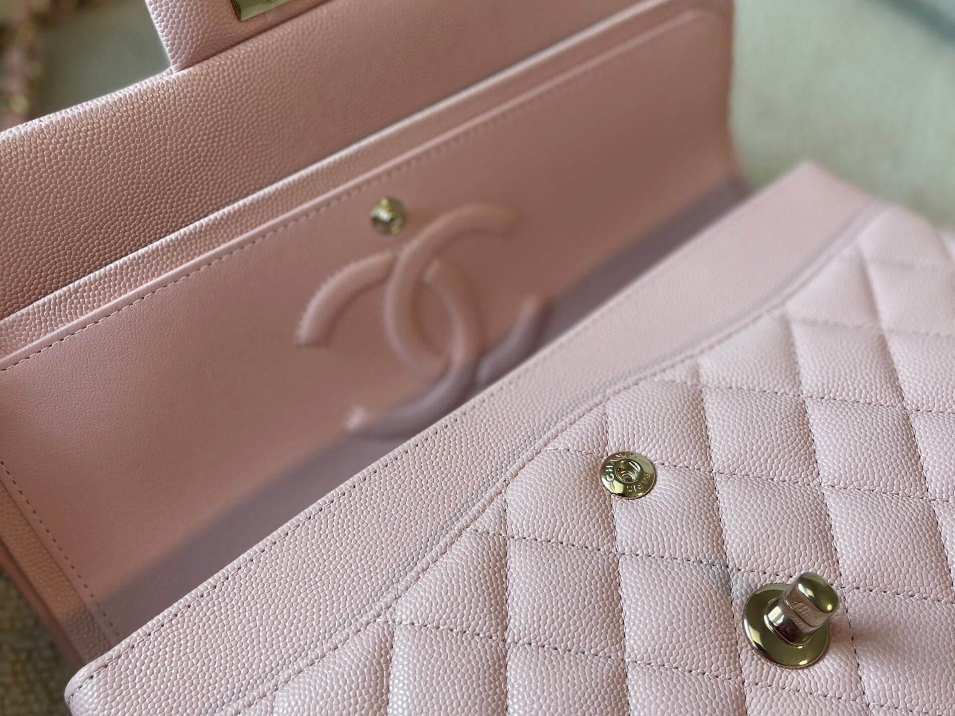 CHANEL Handbag 22B Rose Claire/ light pink Caviar Quilted Classic Double Flap Medium Light Gold Hardware - Redeluxe