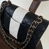 CHANEL Handbag 22C B&W Lambskin Quilted Classic Flap Medium LGHW - Redeluxe