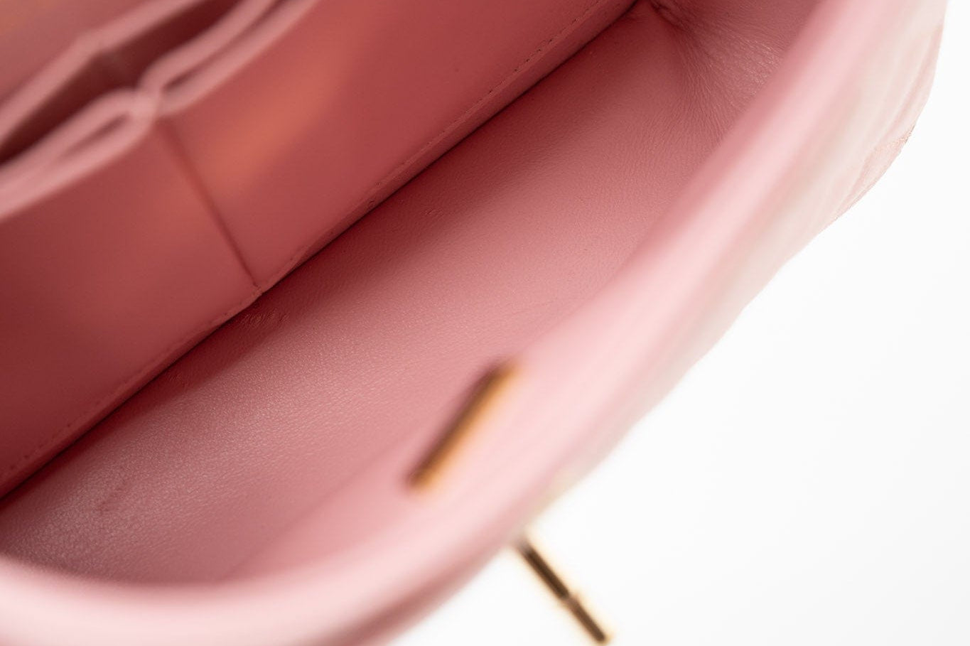 CHANEL Handbag 22C Sakura Pink Small Caviar Quilted Classic Flap Light Gold Hardware - Redeluxe