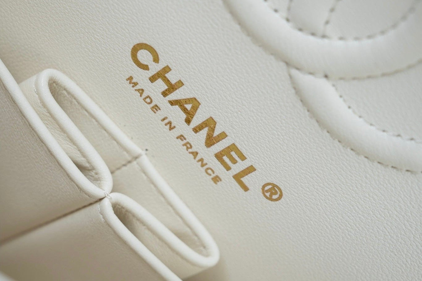 CHANEL Handbag 22C White Caviar Quilted Classic Flap Small Light Gold Hardware - Redeluxe