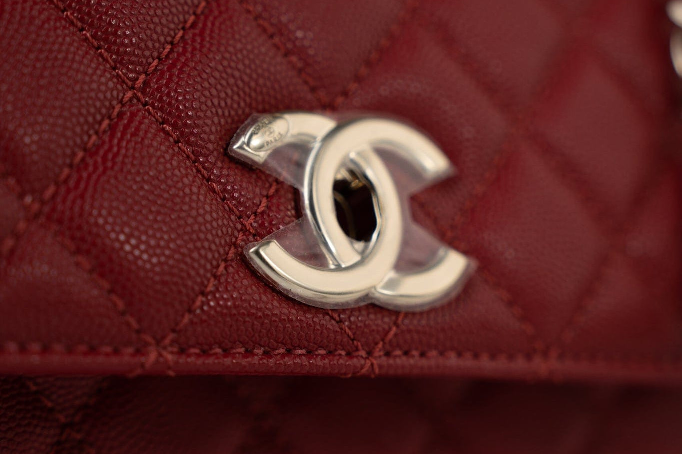 CHANEL Handbag 22K Red Caviar Quilted Coco Handle Medium (Old Small) Light Gold Hardware - Redeluxe