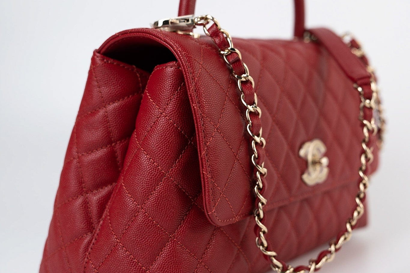 CHANEL Handbag 22K Red Caviar Quilted Coco Handle Medium (Old Small) Light Gold Hardware - Redeluxe
