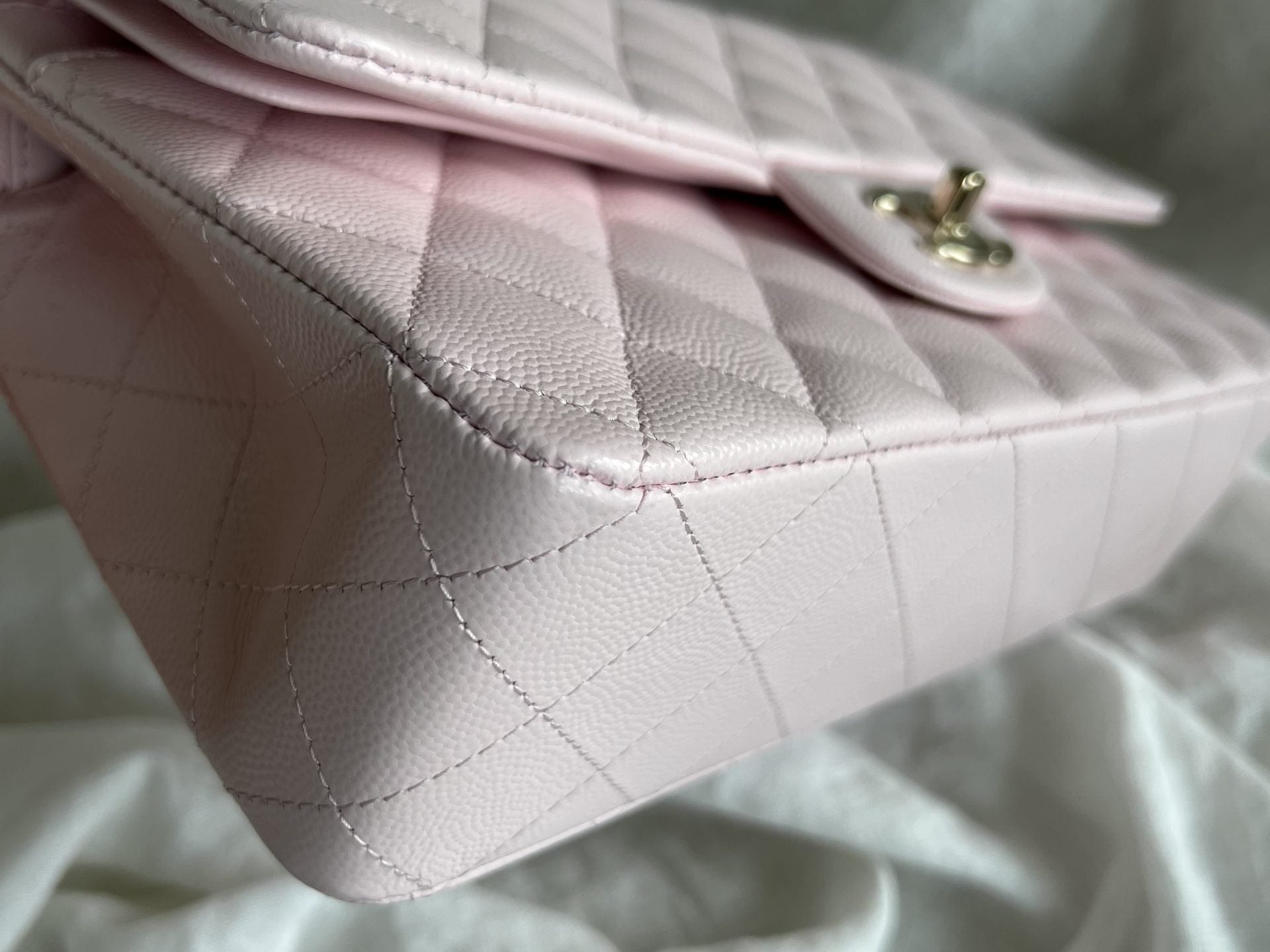 CHANEL Handbag 22P Light Pink Caviar Quilted Classic Flap Medium LGHW - Redeluxe