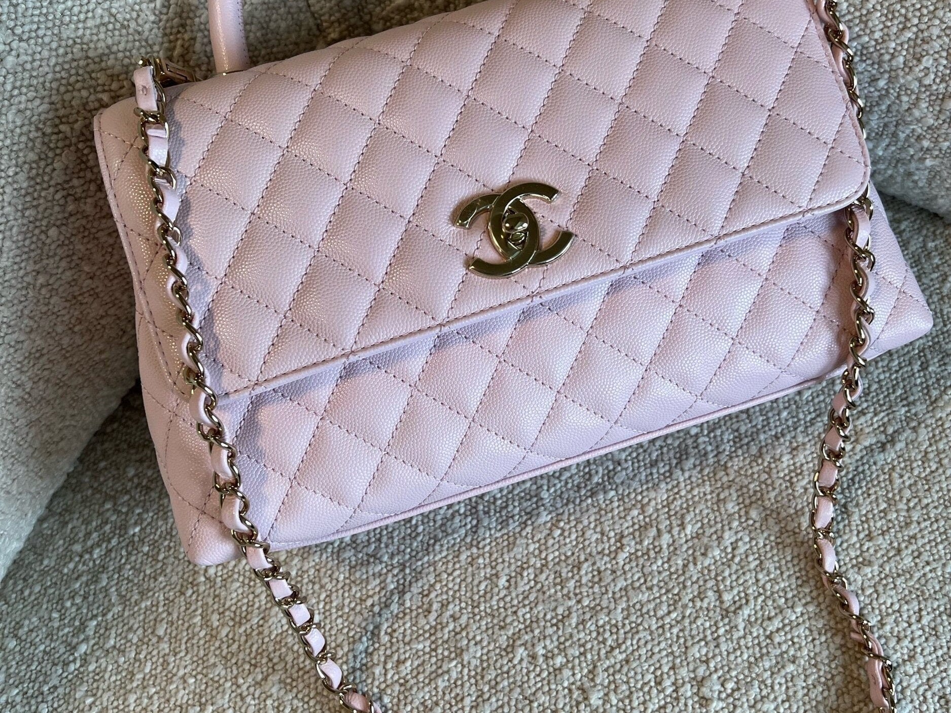 CHANEL Handbag 22P Light Pink Caviar Quilted Coco Handle Medium LGHW - Redeluxe