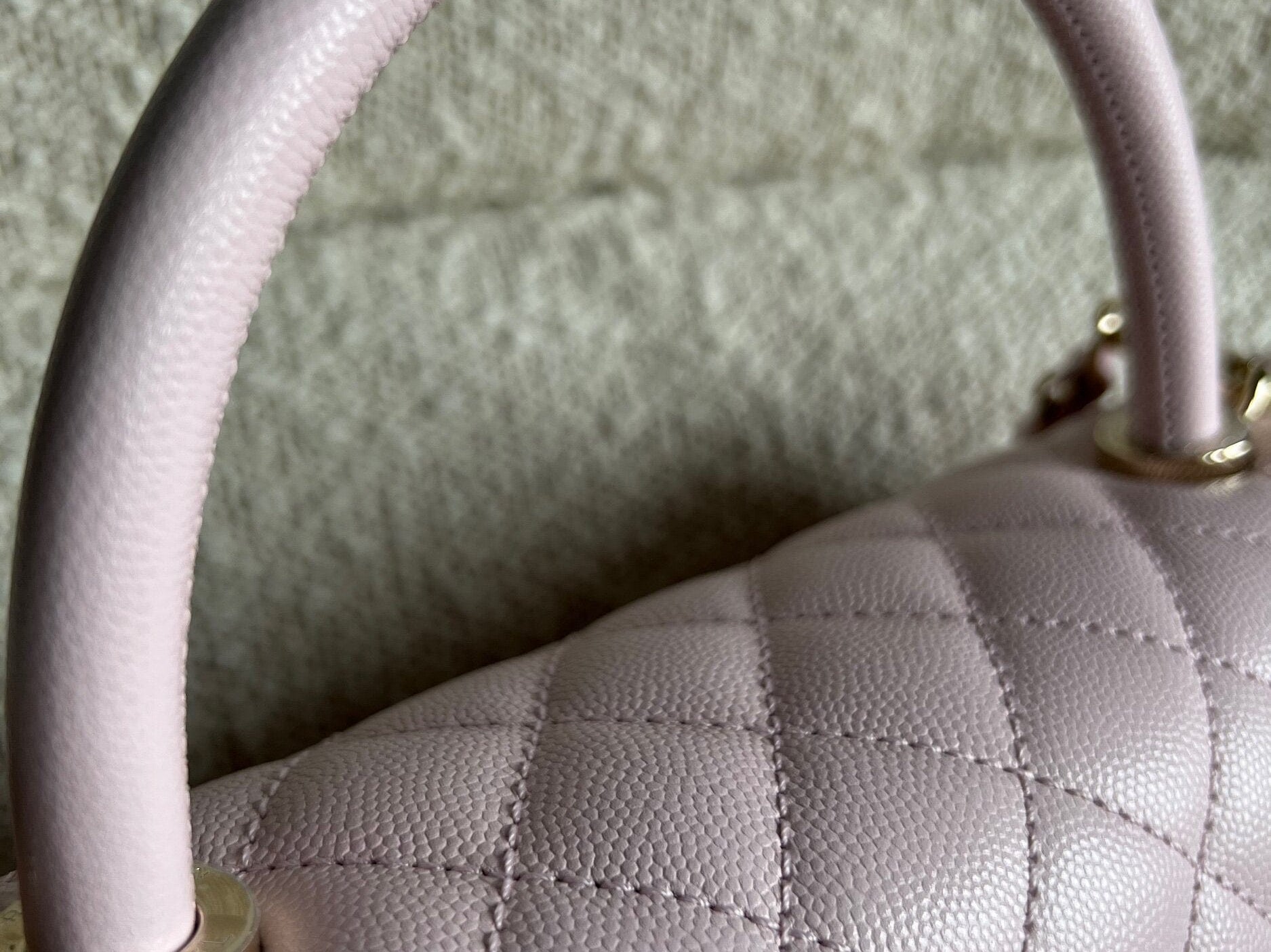 CHANEL Handbag 22P Light Pink Caviar Quilted Coco Handle Medium LGHW - Redeluxe