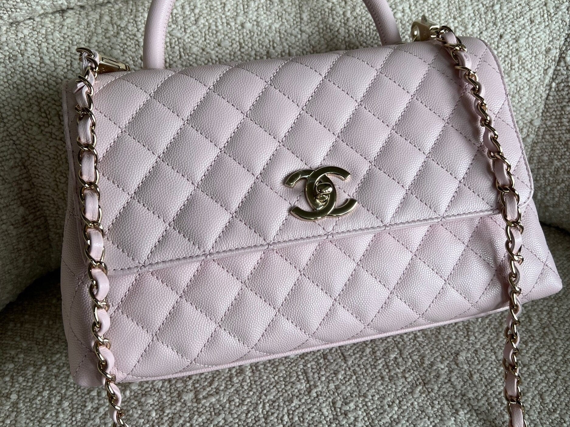 CHANEL Handbag 22P Light Pink Caviar Quilted Coco Handle Medium LGHW - Redeluxe