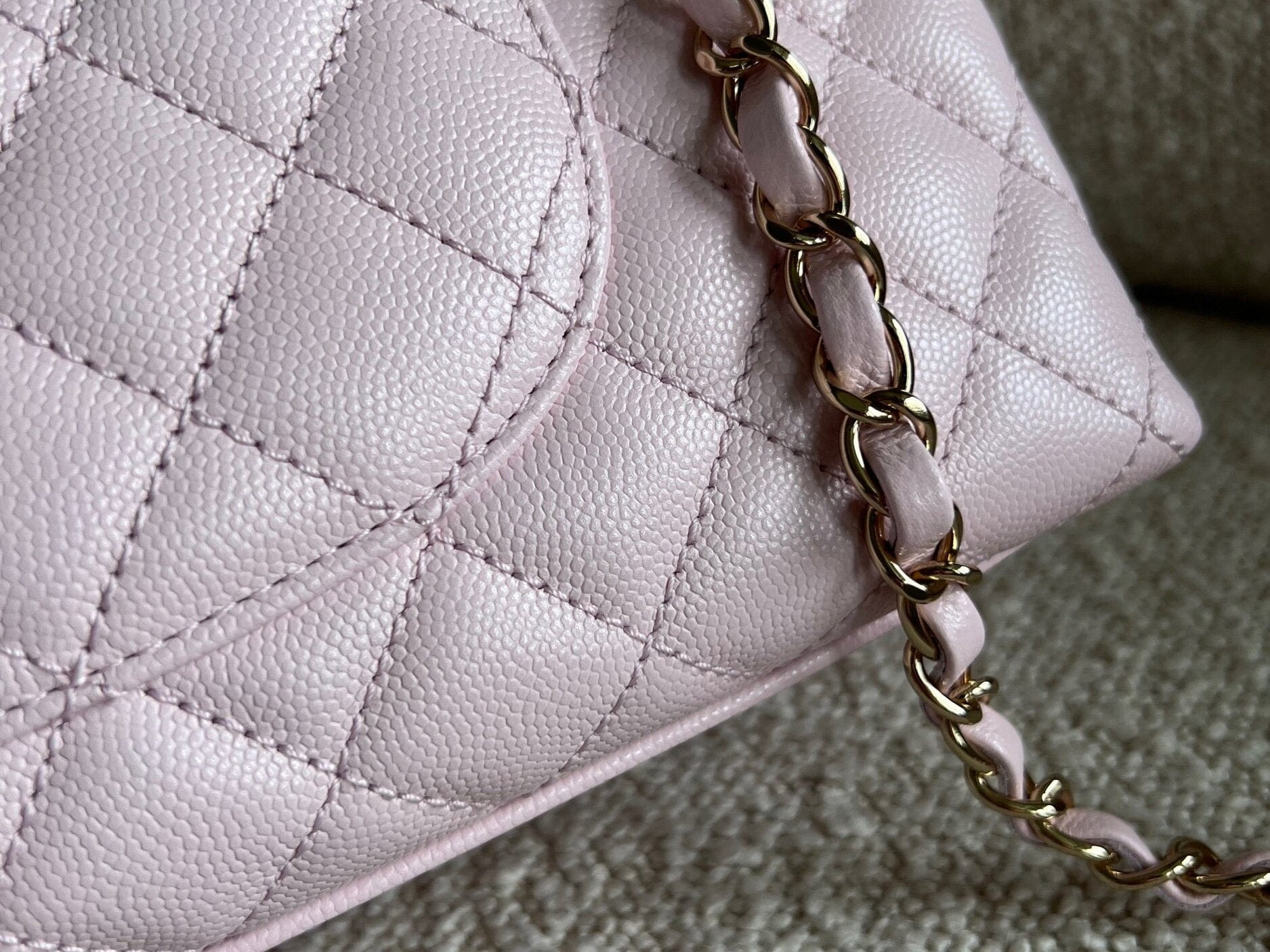 CHANEL Handbag 22P Light Pink Caviar Quilted Coco Handle Medium LGHW - Redeluxe