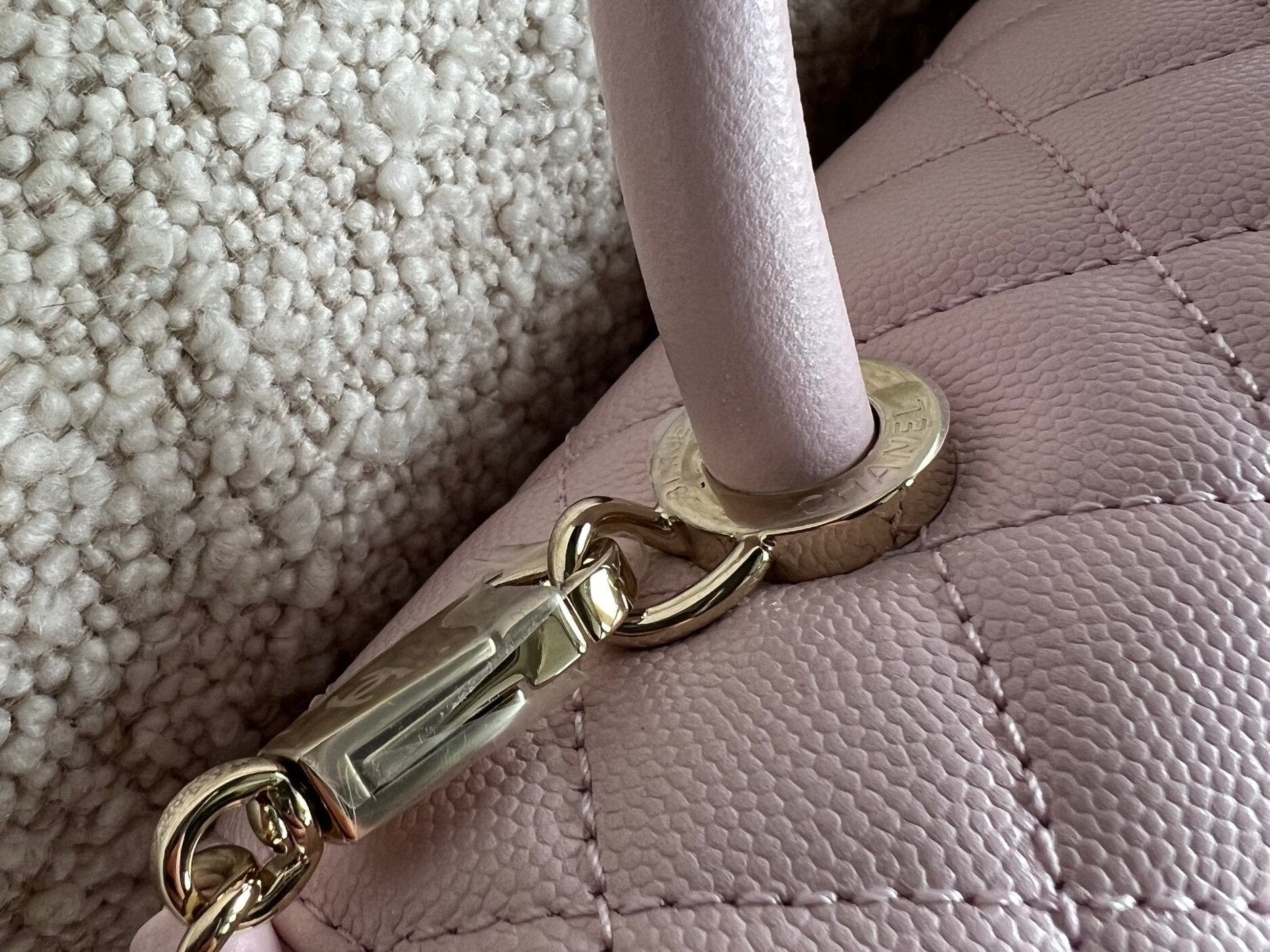 CHANEL Handbag 22P Light Pink Caviar Quilted Coco Handle Medium LGHW - Redeluxe