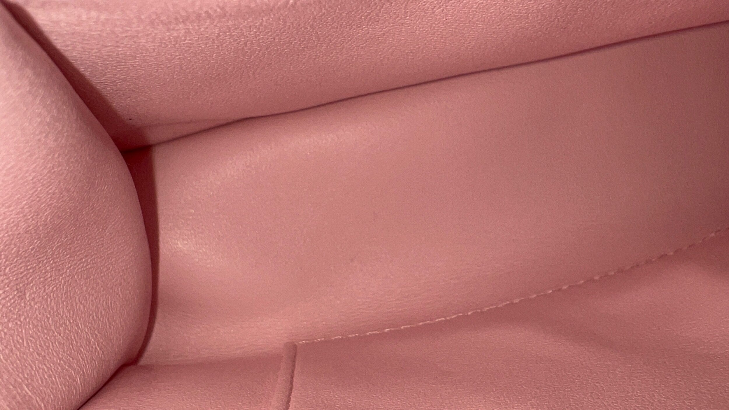 CHANEL Handbag 22P Light Pink Caviar Quilted Coco Handle Medium LGHW - Redeluxe