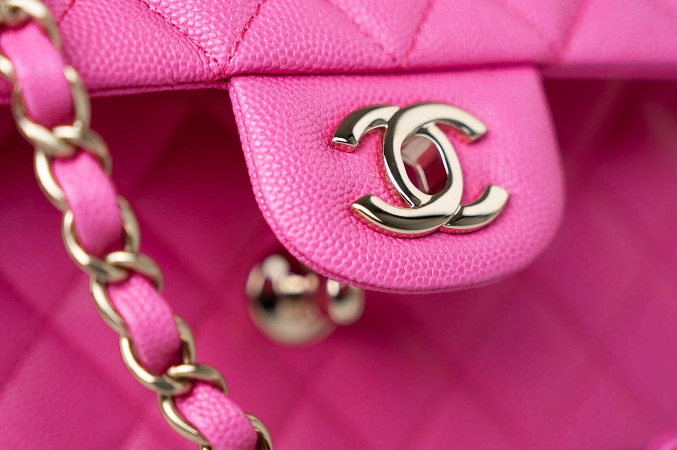CHANEL Handbag 22P Pink Caviar Quilted Classic Flap Medium Light Gold Hardware - Redeluxe