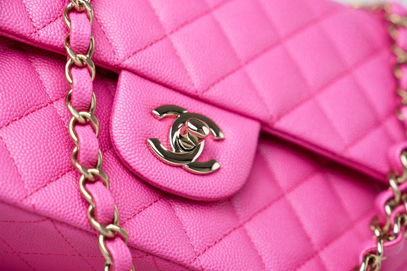 CHANEL Handbag 22P Pink Caviar Quilted Classic Flap Medium Light Gold Hardware - Redeluxe