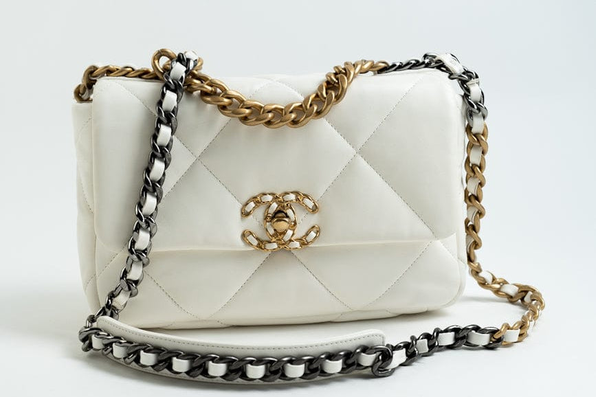 CHANEL Handbag 22P White Lambskin Quilted 19 Flap Small MHW - Redeluxe