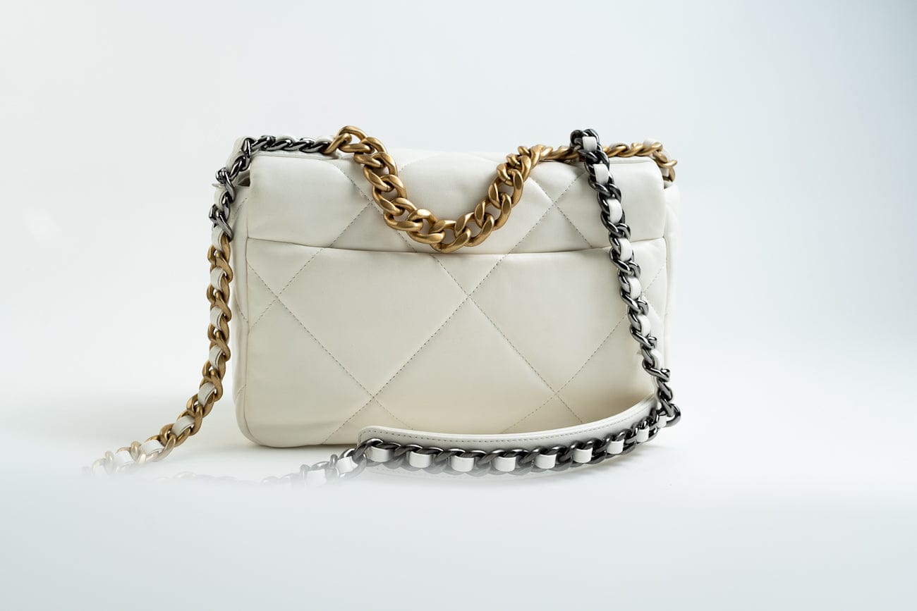 CHANEL Handbag 22P White Lambskin Quilted 19 Flap Small MHW - Redeluxe