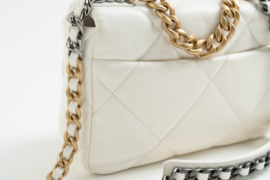 CHANEL Handbag 22P White Lambskin Quilted 19 Flap Small MHW - Redeluxe