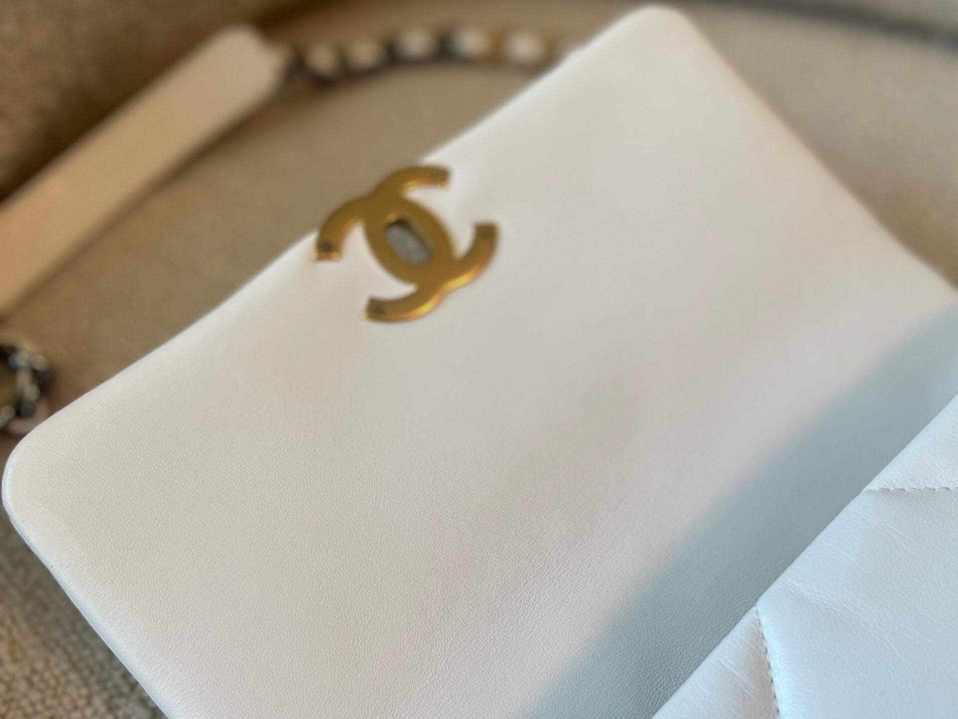 CHANEL Handbag 22P White Lambskin Quilted 19 Flap Small Mixed Hardware - Redeluxe