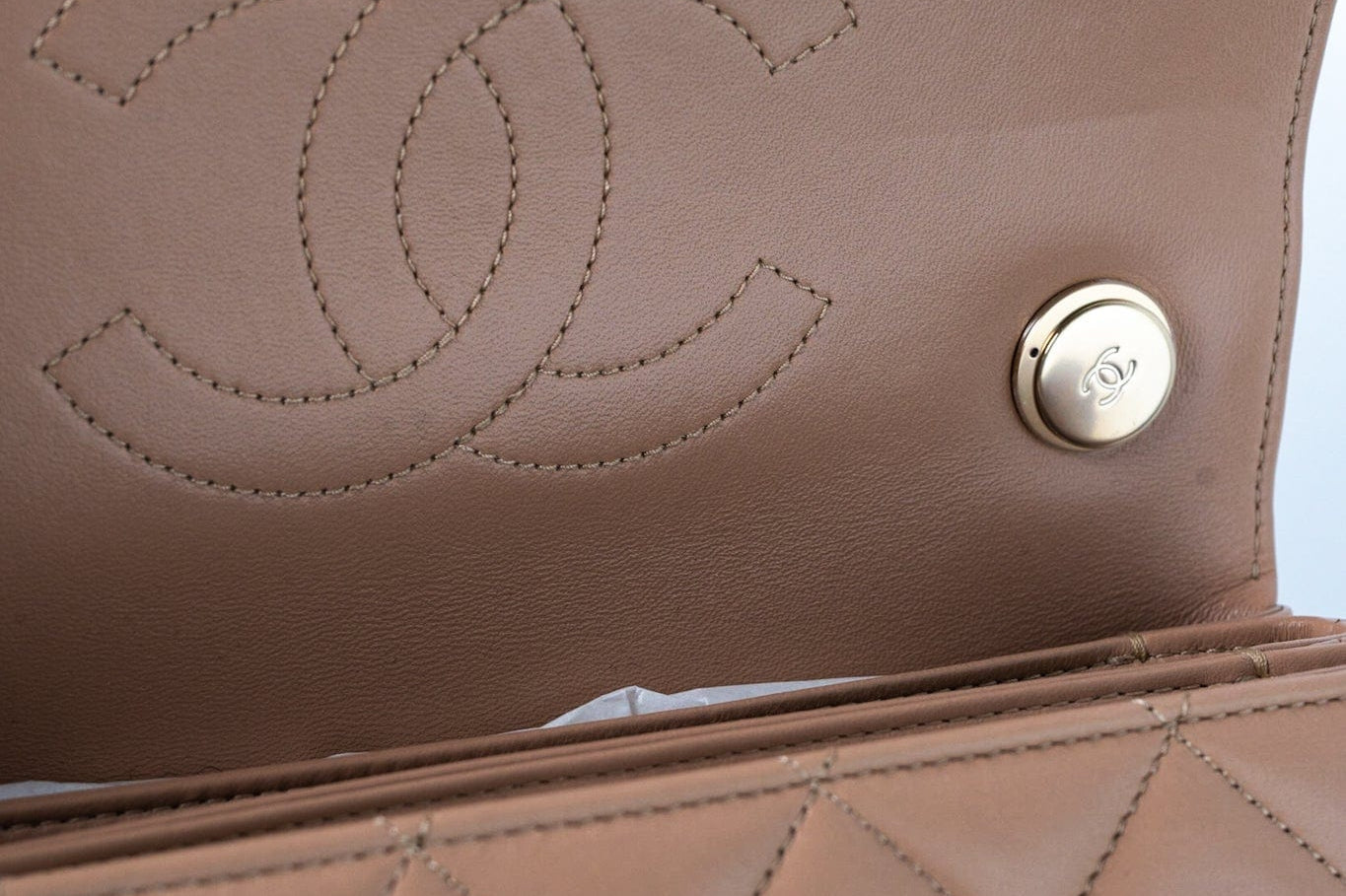 CHANEL Handbag 22S Beige / Light Caramel Lambskin Quilted Trendy CC Small Light Gold Hardware - Redeluxe