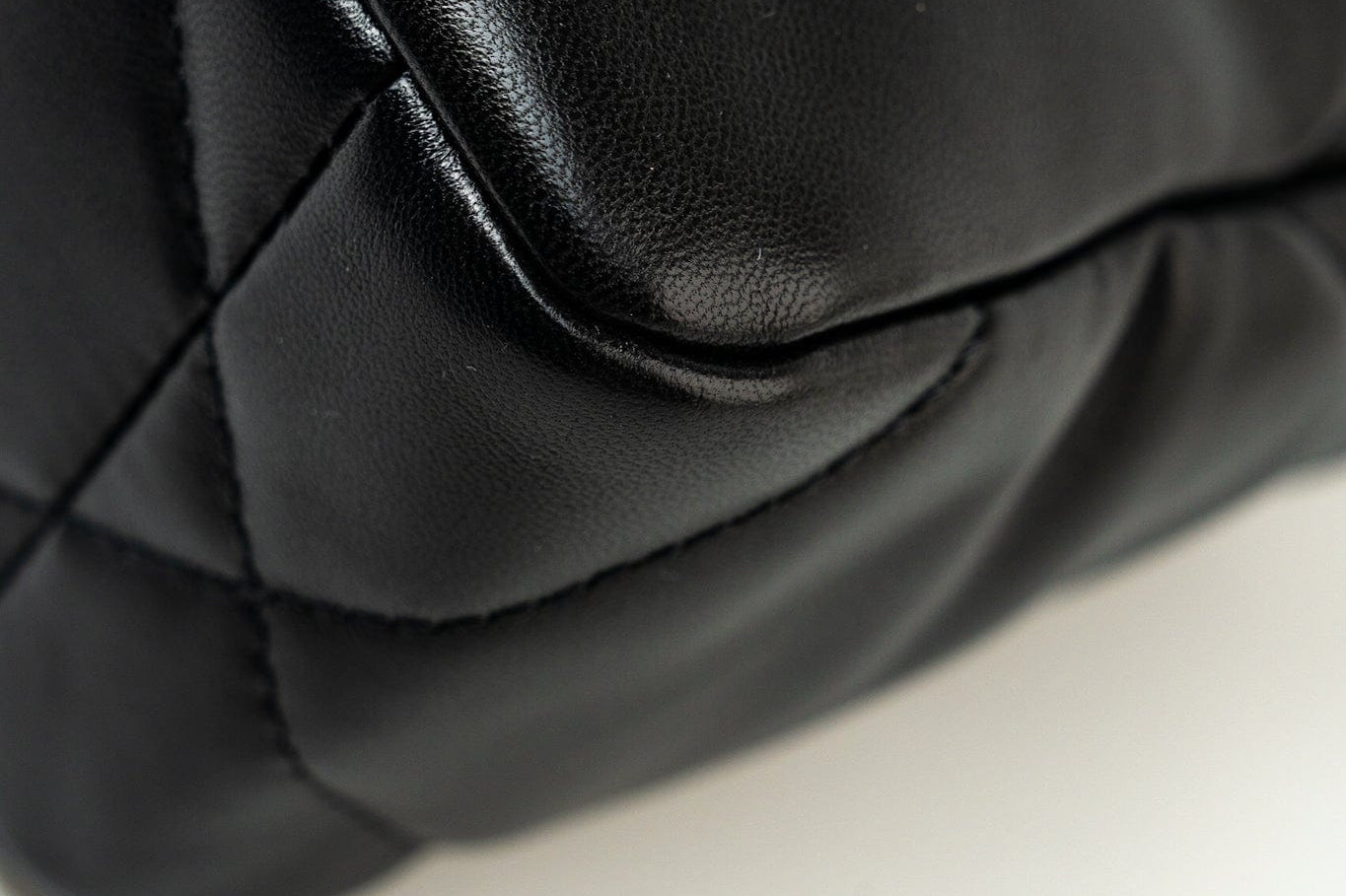 CHANEL Handbag 22S Black Lambskin Quilted 19 Flap Small Mixed Reverse Hardware - Redeluxe