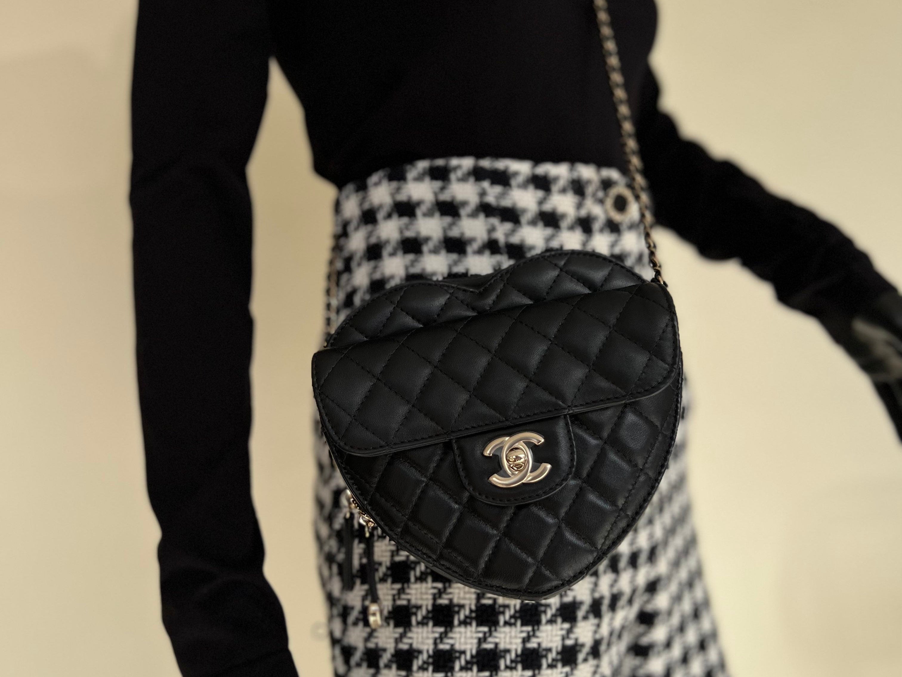 Chanel quilted heart bag outlet