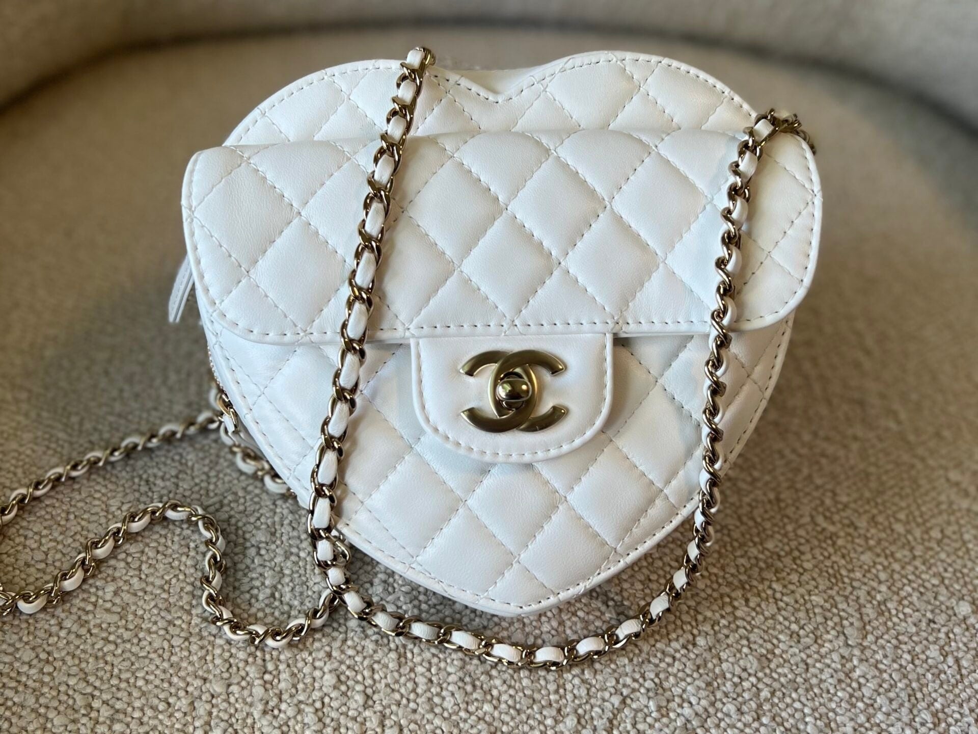 22S CC In Love White Lambskin Quilted Large Heart Bag LGHW – REDELUXE