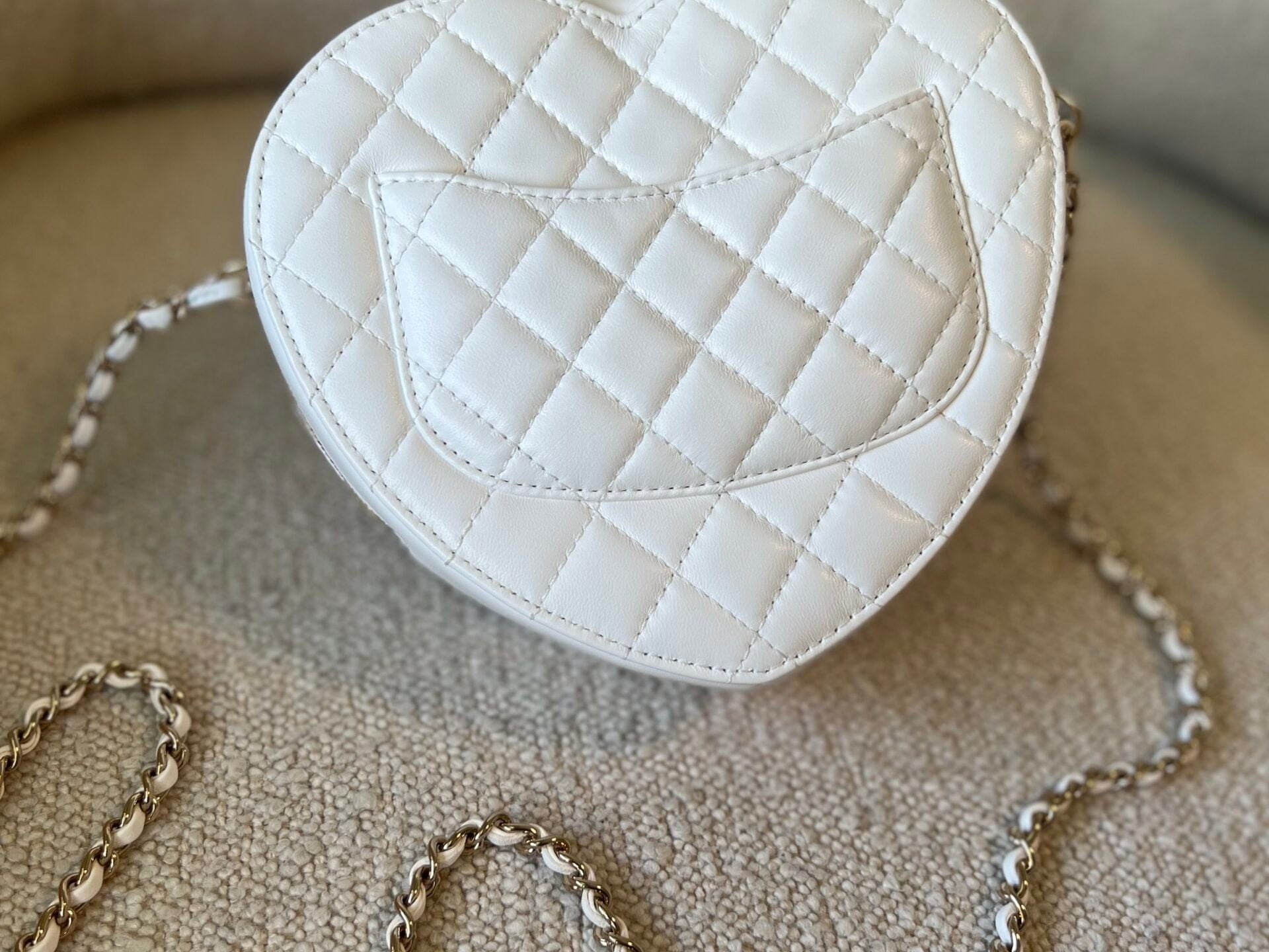 CHANEL Handbag 22S CC In Love White Lambskin Quilted Large Heart Bag LGHW - Redeluxe
